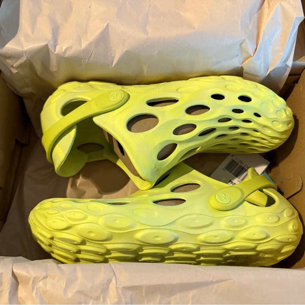 NWT Merrell Hydro Moc Women’s Size 9/Men’s Size 7.5
